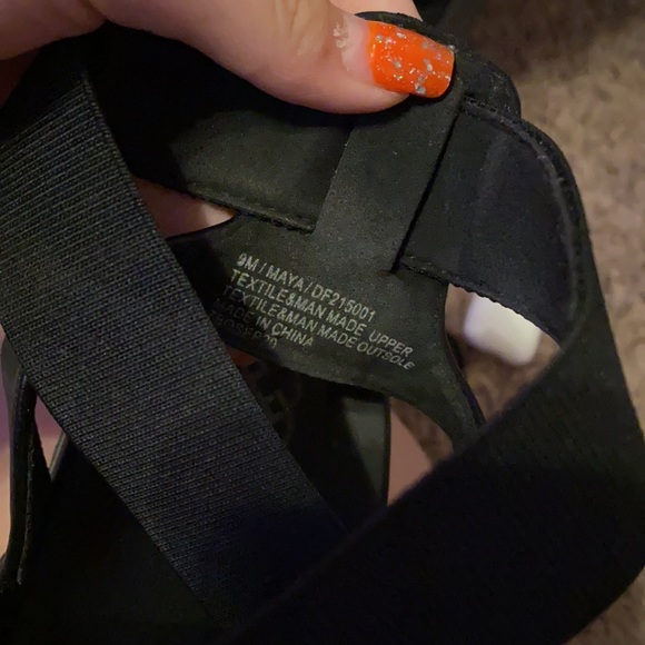 daisy fuentes sandals - Picture 3 of 6